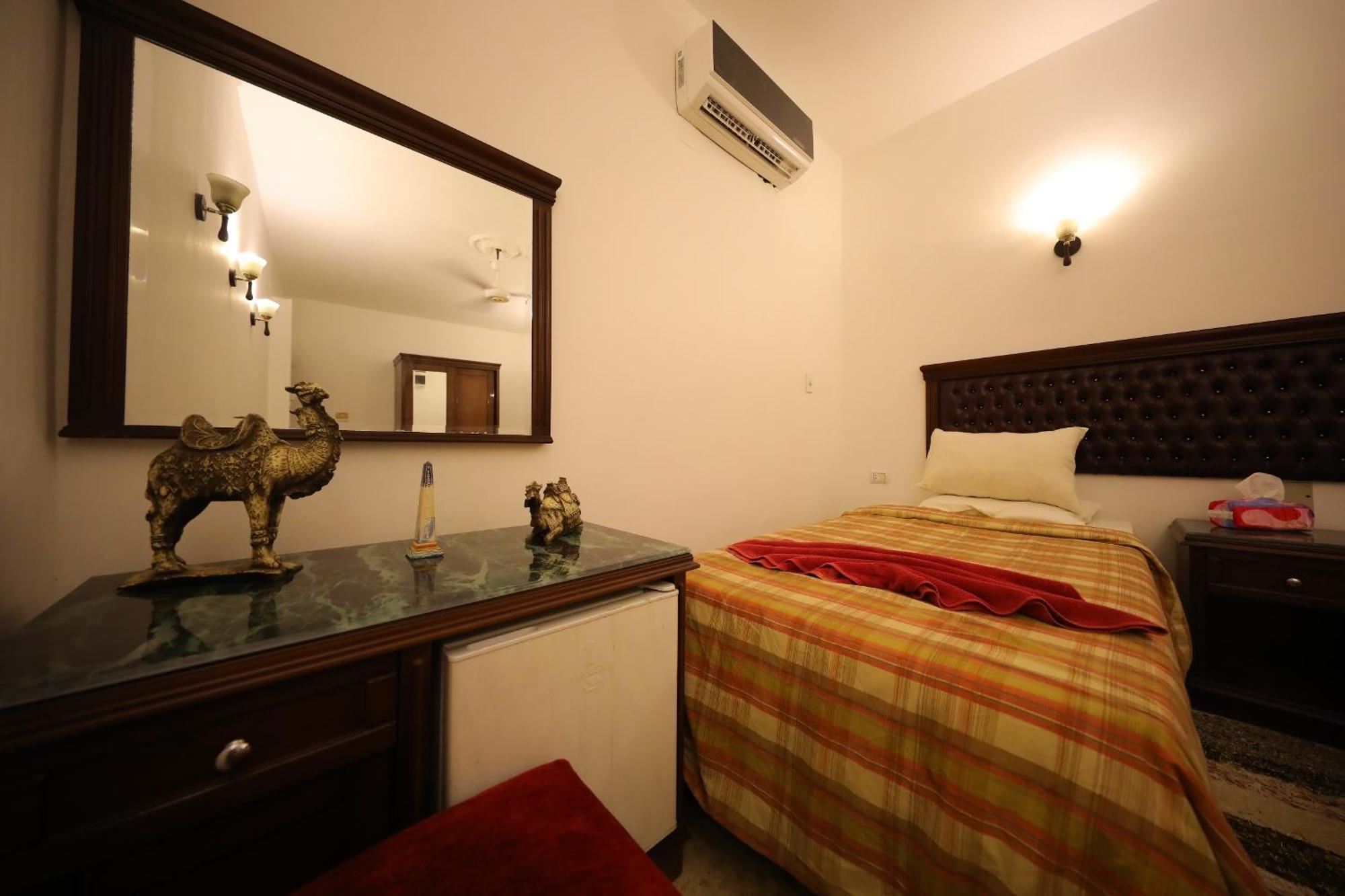 Pyramids Loft 2*